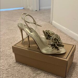 Elegant Gold Heels with Ruffle Detail